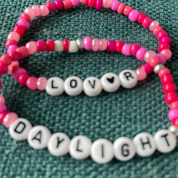 10 Bracelets/15$—Concert Friendship Bracelets—Random or Custom—Christmas themed! - Picture 11 of 16